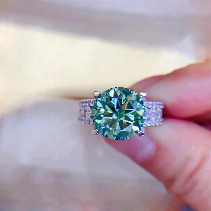 2-Carat Sterling Silver D Color VVS1 Moissanite Engagement Ring