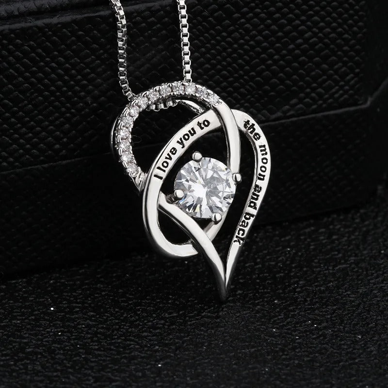 Stunning Mother's Heart Pendant Necklace: Elegance & Charm