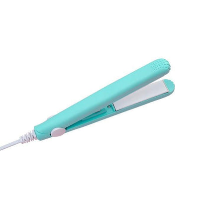 Ultra-Compact Mini Ceramic Hair Straightener – Dual Voltage Flat Iron for Travel, Fast Heat to 200°C, Portable Styling Tool for All Hair Types, Includes Storage Case